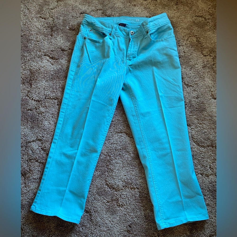 Teal Color Faded Glory Size 8 Capris